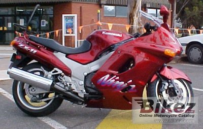 1995 Kawasaki ZZR 1100 photo